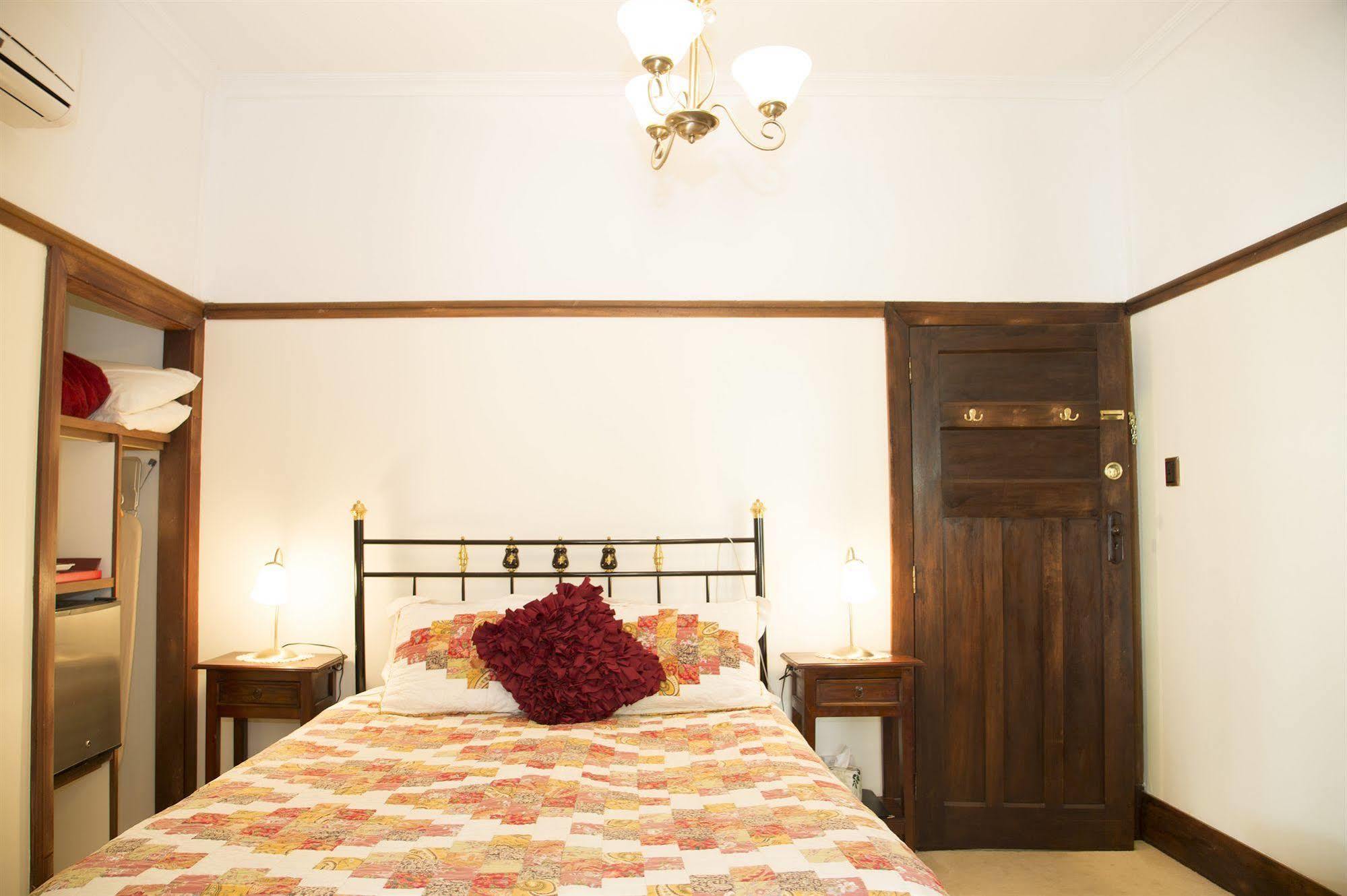 Rosebridge House Bed & Breakfast Adult Retreat Gooseberry Hill Екстер'єр фото