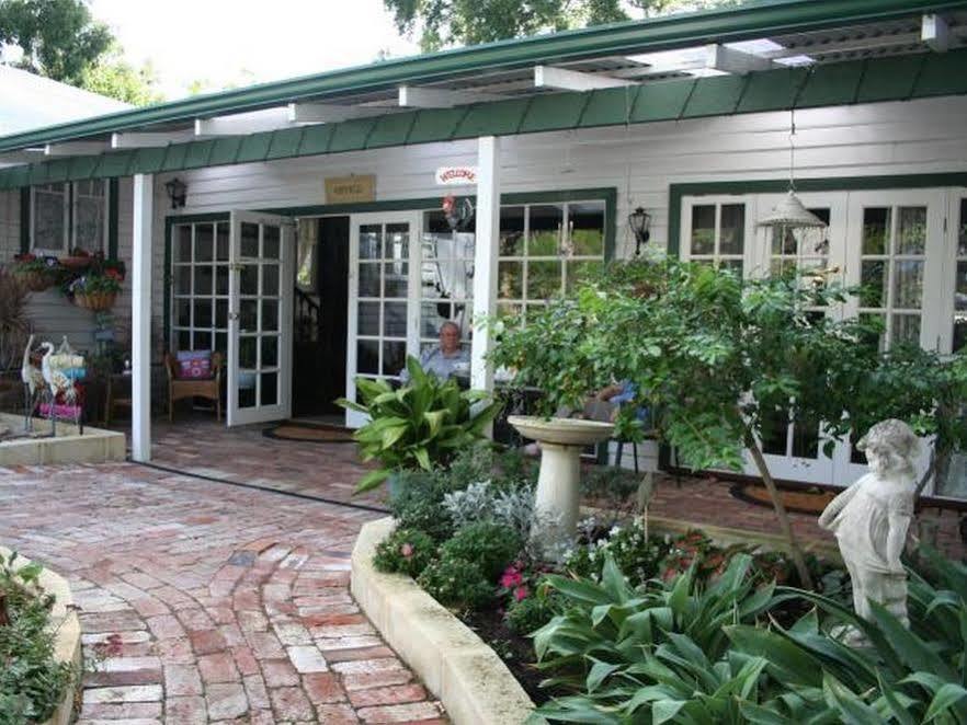 Rosebridge House Bed & Breakfast Adult Retreat Gooseberry Hill Екстер'єр фото